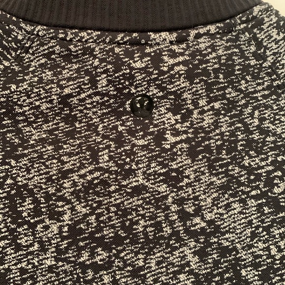Lululemon Athletica Rest Less Black & White 1/2 Zip Women’s Long Sleeve Size 4 - Picture 6 of 7